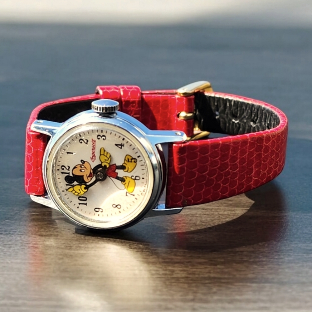 Vintage Ingersoll Mickey Mouse Watch 1971 (B)